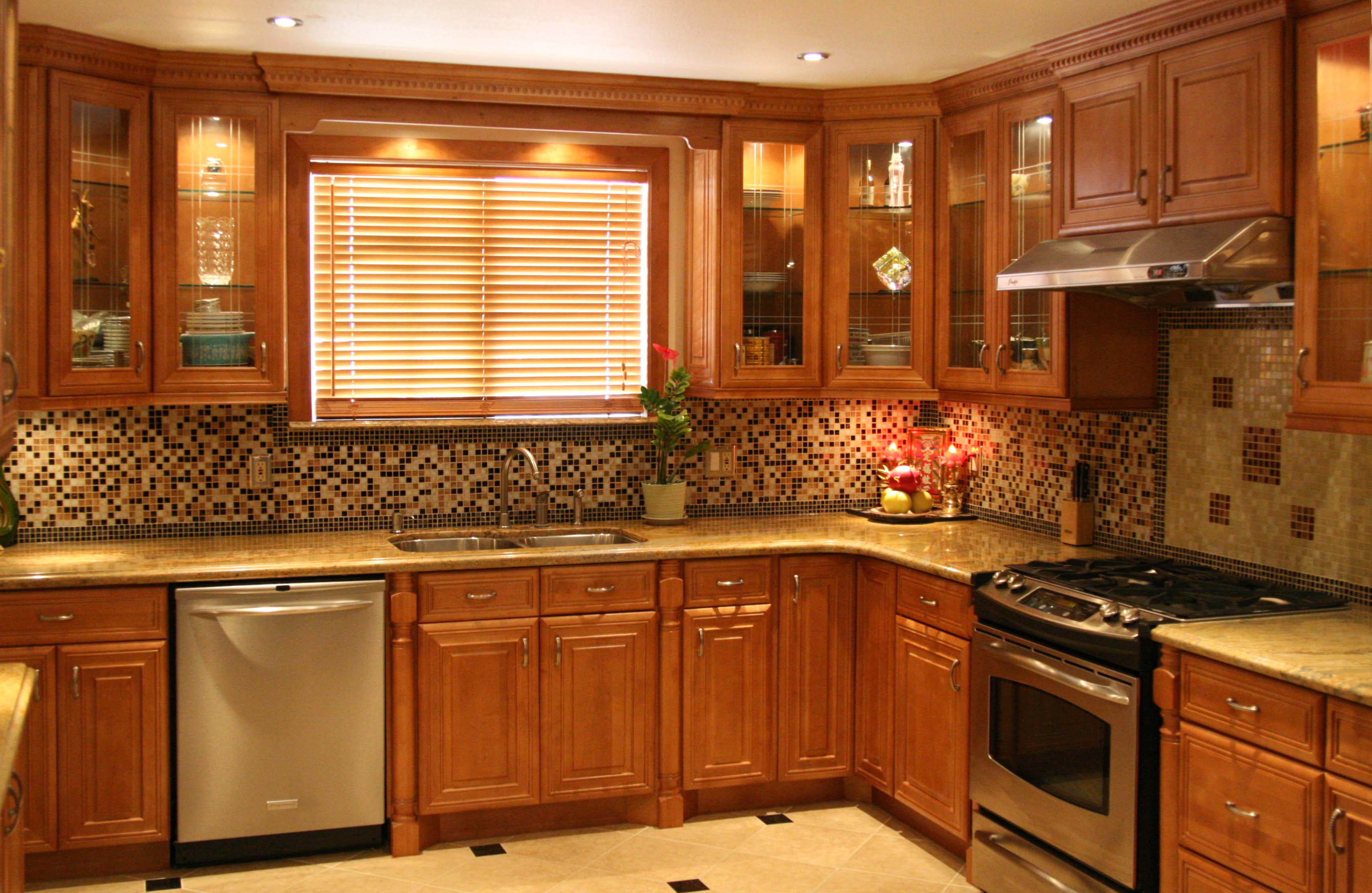 Honey Oak Kitchen Cabinets with Backsplash