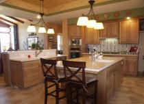 Brighter-Kitchen-Colors-with-Oak